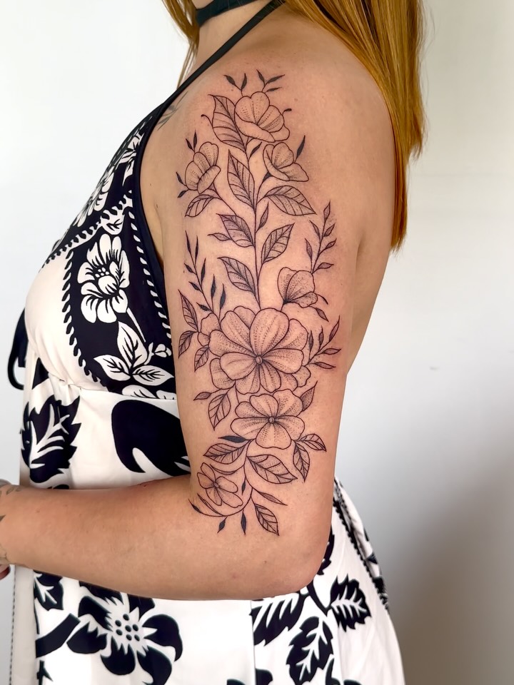 Tatuagem fineline feita por Ingrid Azevedo Tattoo (4)