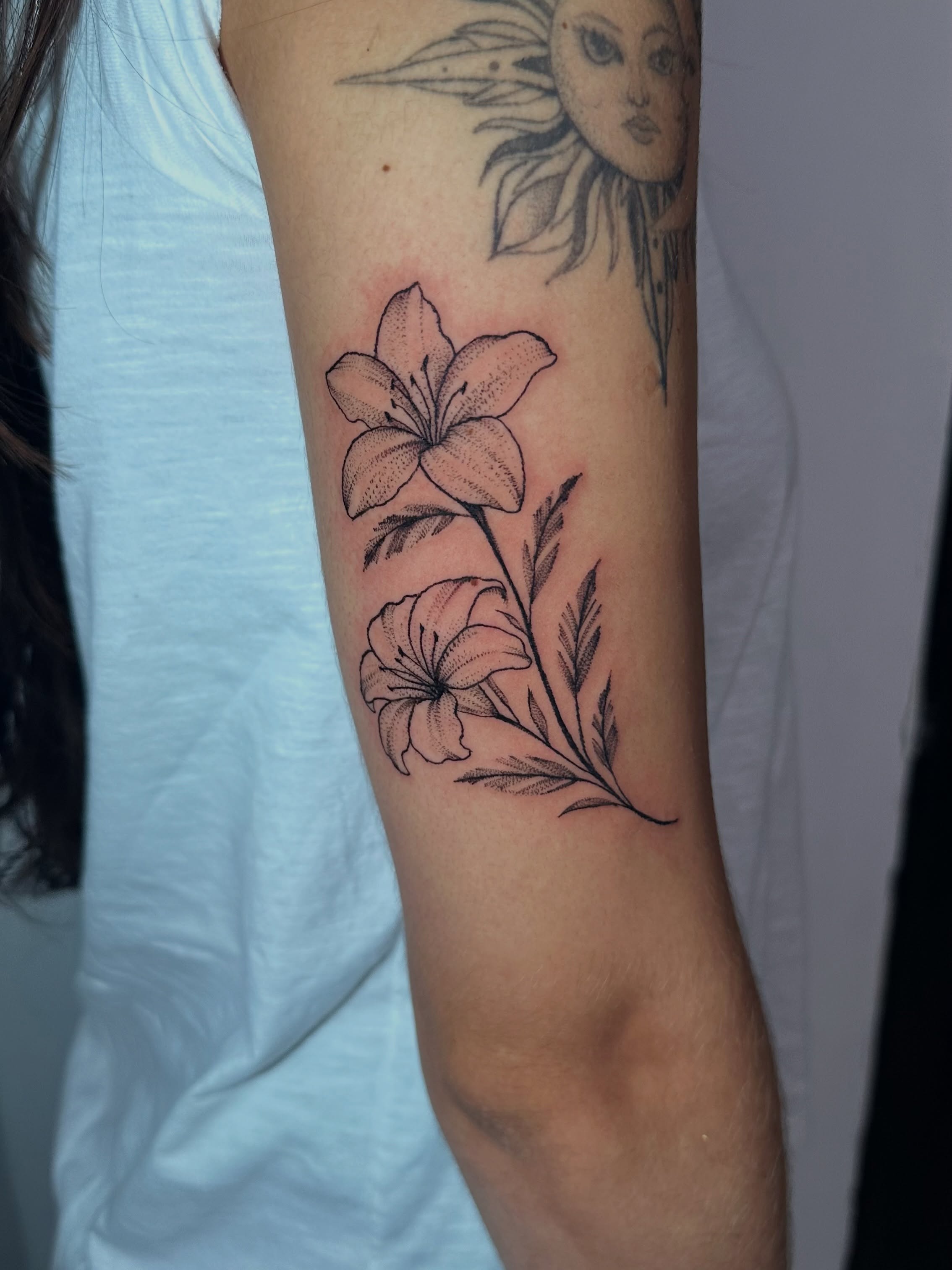 Tatuagem fineline feita por Ingrid Azevedo Tattoo (3)